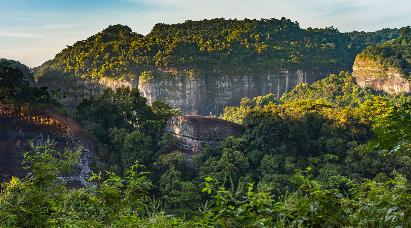 【純玩】<英德仙橋地下河景區(qū)+韶關(guān)丹霞山3天團(tuán)>入?。河⒌潞Ｂ輫?guó)際酒店+韶關(guān)豐源溫泉酒店