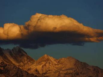 【川西 攝影旅拍】<牛背山、塔公草原、姑弄村、魚子西、 遠(yuǎn)觀斯丁措、 紅海子5日深度游> 6-8人
